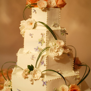 Wedding cake with roses