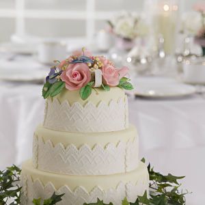 Wedding cake with roses