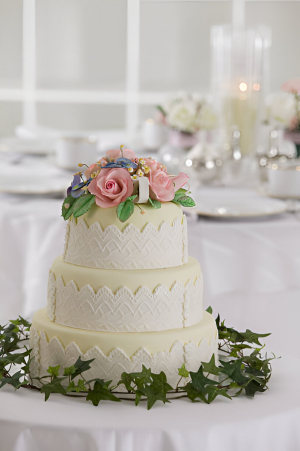 Wedding cake with roses